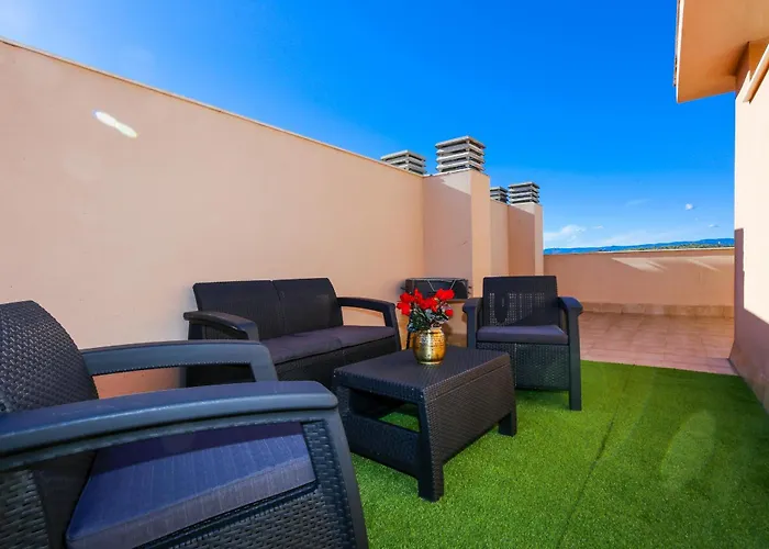 Duplex New Planet Costa Dorada * סאלו
